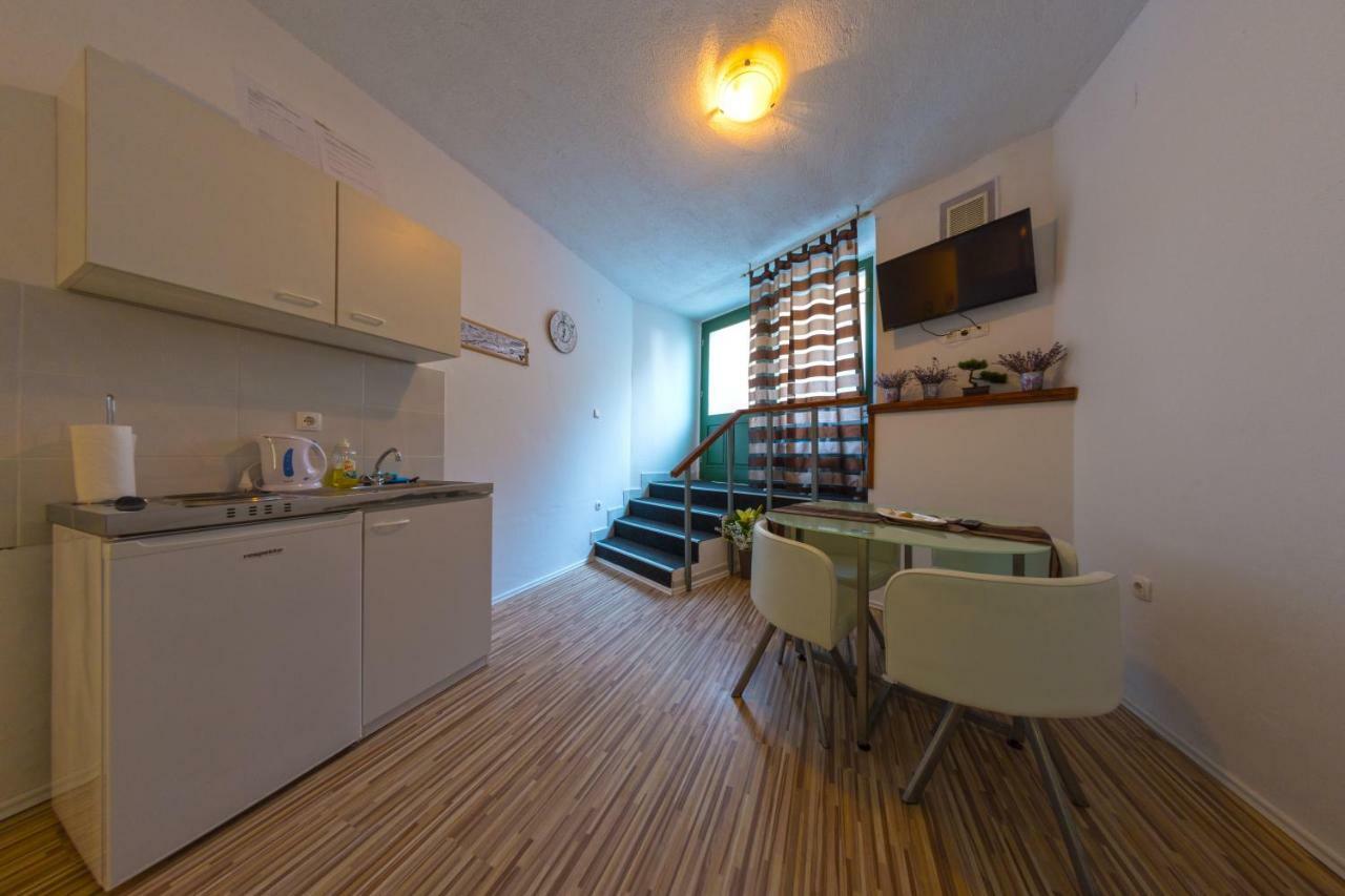 Apartment Nino Skradin Exterior photo